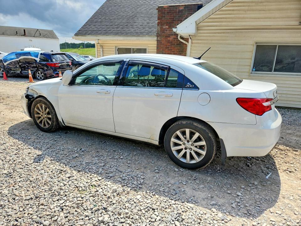 Photo 2 from auction – 2012 CHRYSLER 200 with VIN 1C3CCBBGXCN108647