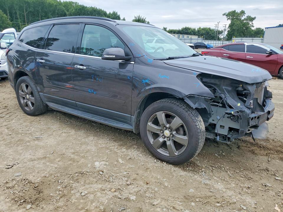 Photo 4 from auction – 2017 CHEVROLET TRAVERSE with VIN 1GNKRHKD6HJ240390