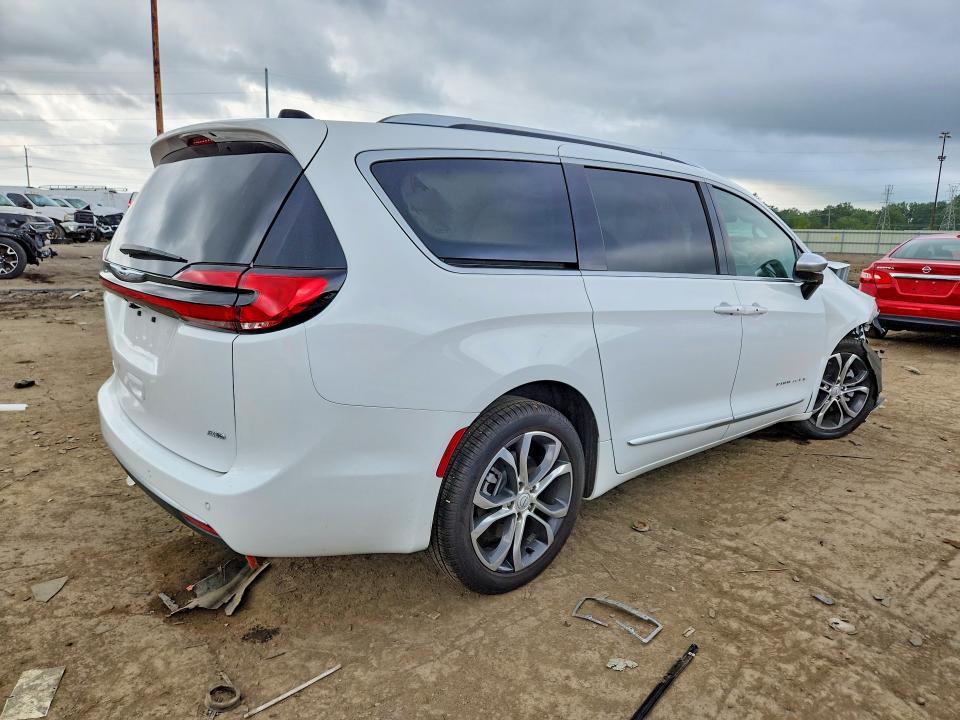 Photo 3 from auction – 2026 CHRYSLER PACIFICA with VIN 2C4RC3PG4TR228189