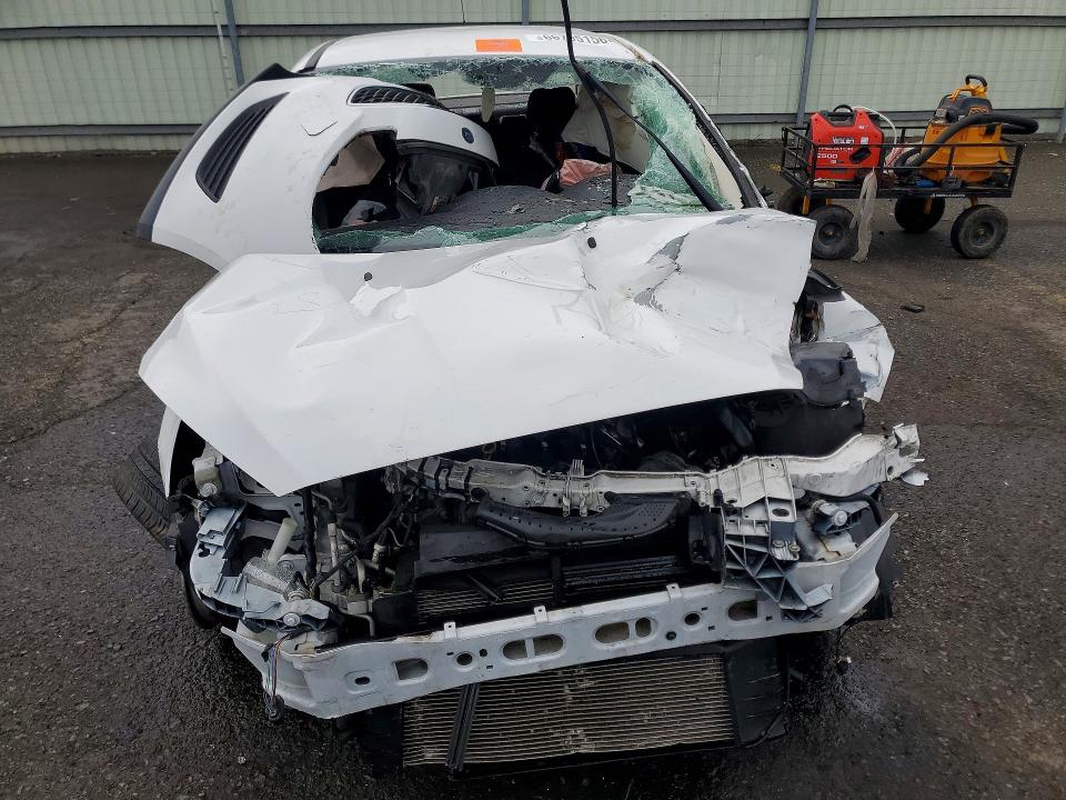 Photo 5 from auction – 2016 FORD FOCUS with VIN 1FADP3F28GL342639