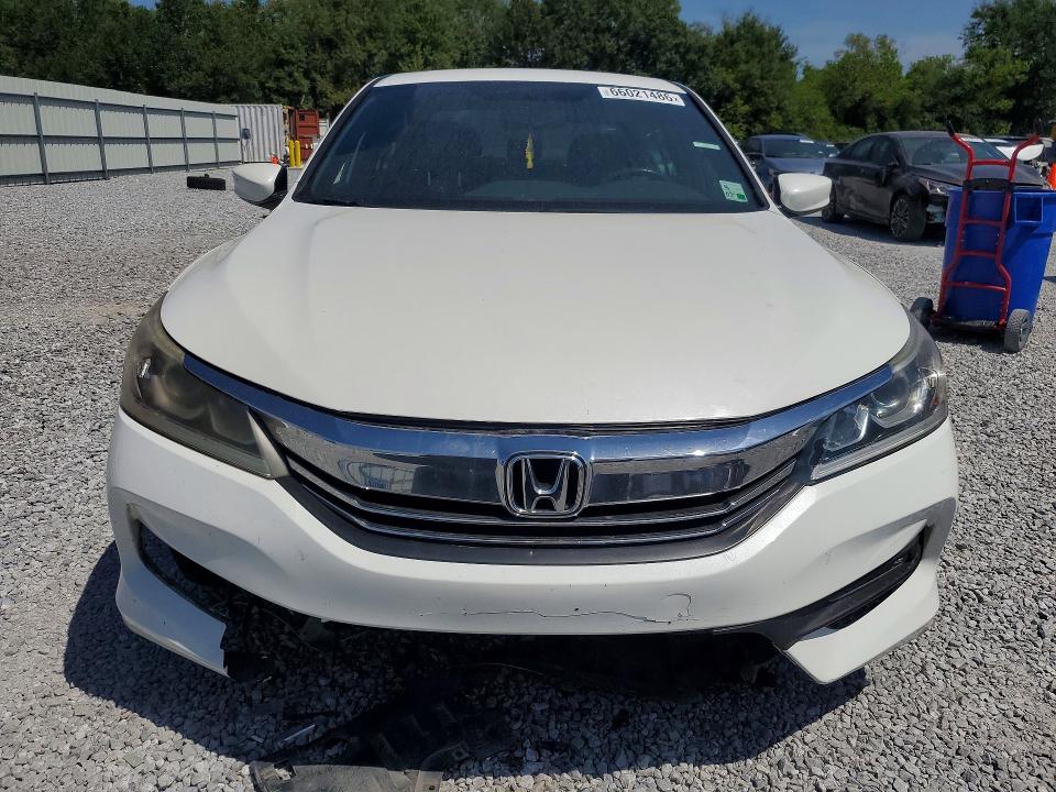 Photo 5 from auction – 2017 HONDA ACCORD with VIN 1HGCR2F56HA136299