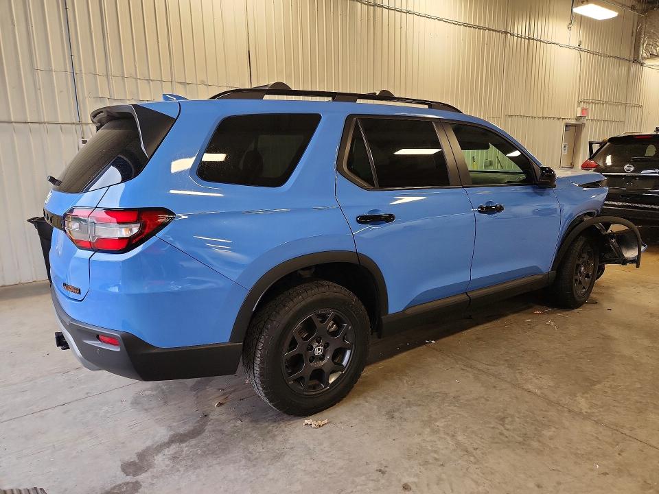 Photo 3 from auction – 2025 HONDA PILOT with VIN 5FNYG1H64SB028207