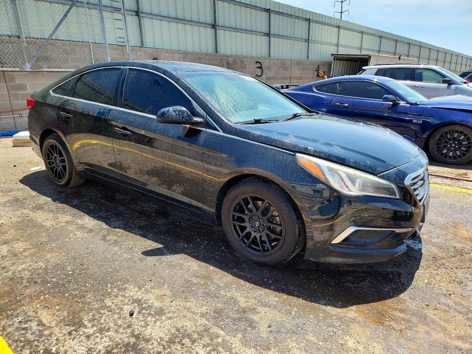 Photo 4 from auction – 2017 HYUNDAI SONATA with VIN 5NPE24AF6HH498259