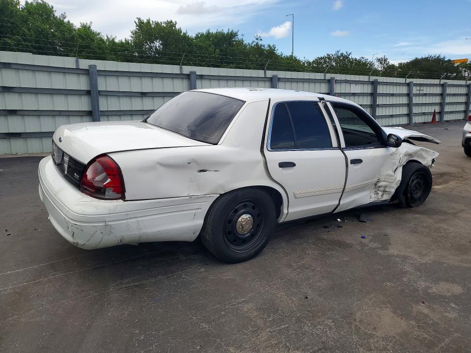 Photo 3 from auction – 2011 FORD CROWN VICTORIA with VIN 2FABP7BV9BX127619