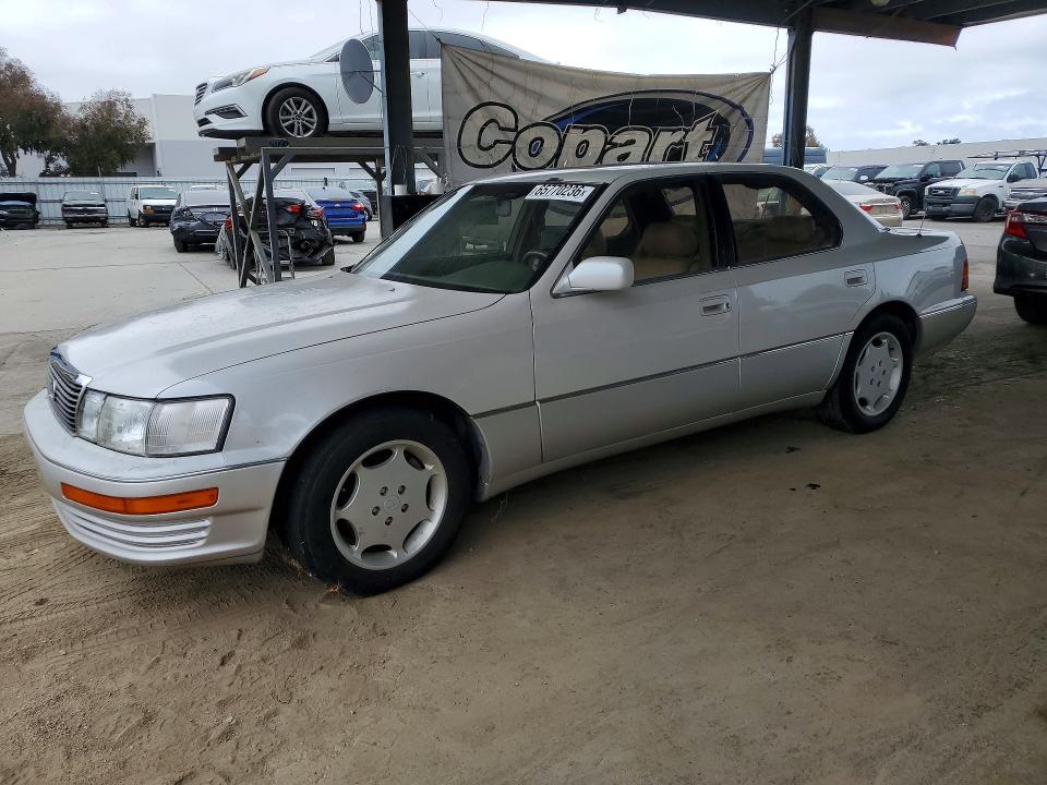 LEXUS LS 1994 with VIN JT8UF11E8R0207473 - Photo from auction