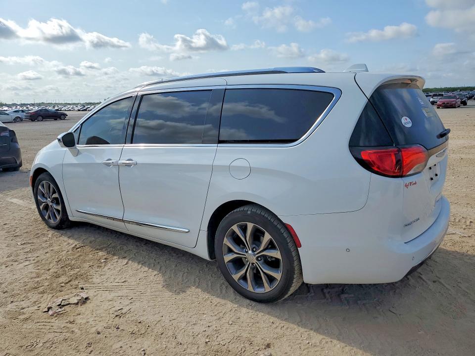 Photo 2 from auction – 2017 CHRYSLER PACIFICA with VIN 2C4RC1GG4HR530920