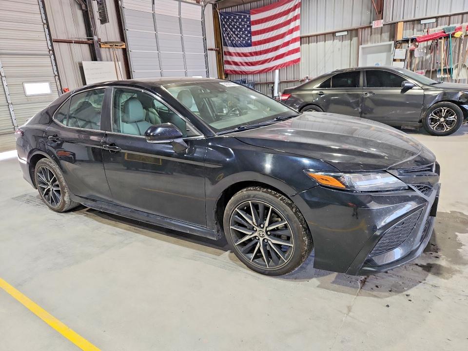 Photo 4 from auction – 2022 TOYOTA CAMRY with VIN 4T1G11AK3NU623982
