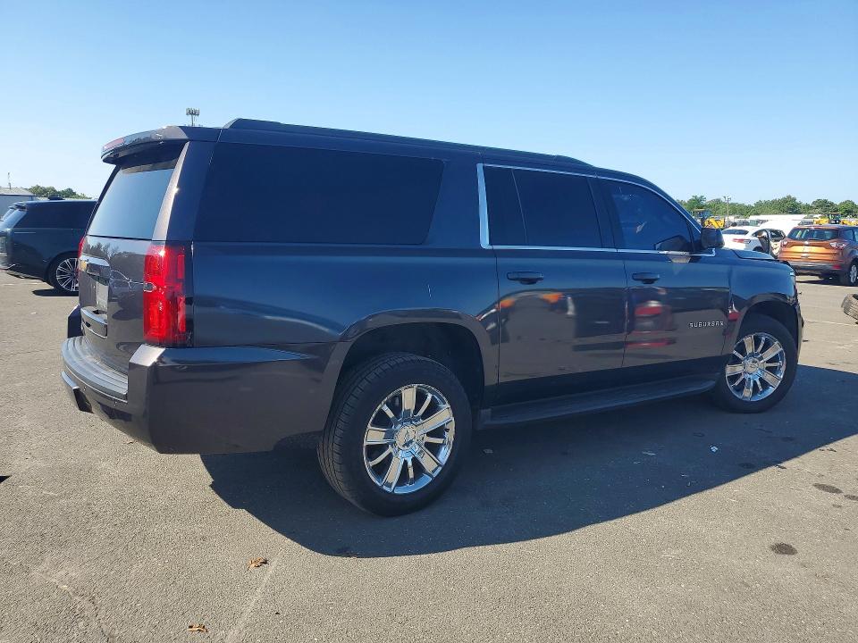 Photo 3 from auction – 2017 CHEVROLET SUBURBAN with VIN 1GNSCHKC0HR200638