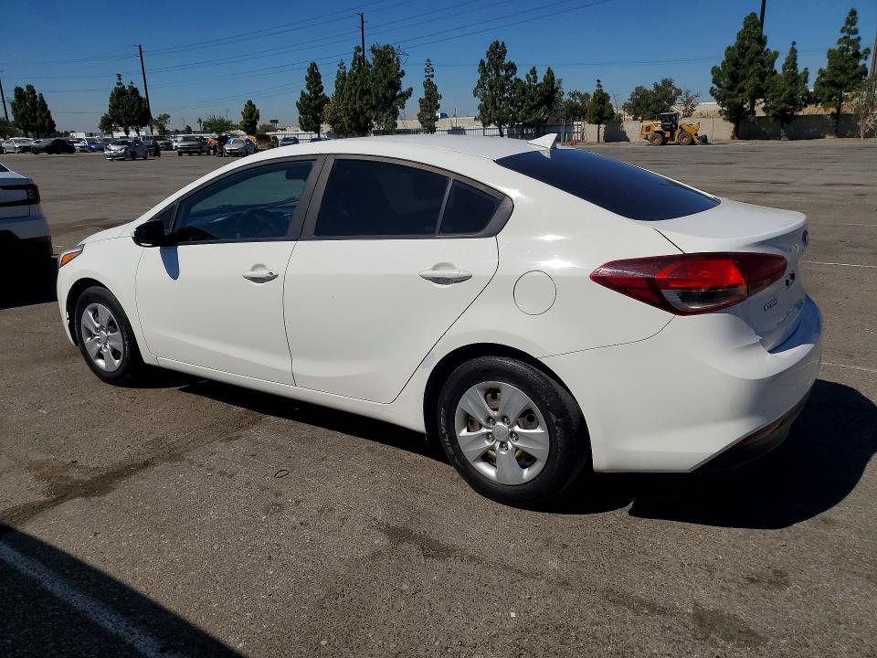 Photo 2 from auction – 2017 KIA FORTE with VIN 3KPFK4A7XHE121032