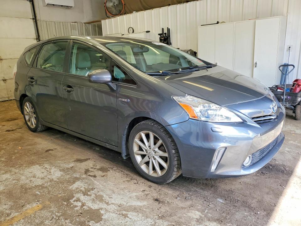 Photo 4 from auction – 2012 TOYOTA PRIUS V with VIN JTDZN3EUXC3024704