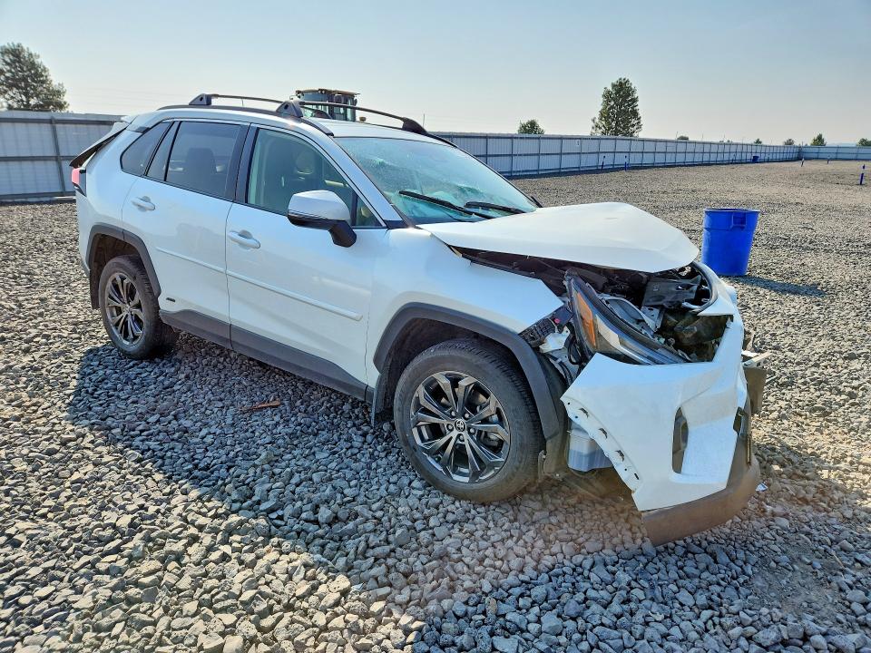 Photo 4 from auction – 2024 TOYOTA RAV4 with VIN JTMB6RFV1RD565961