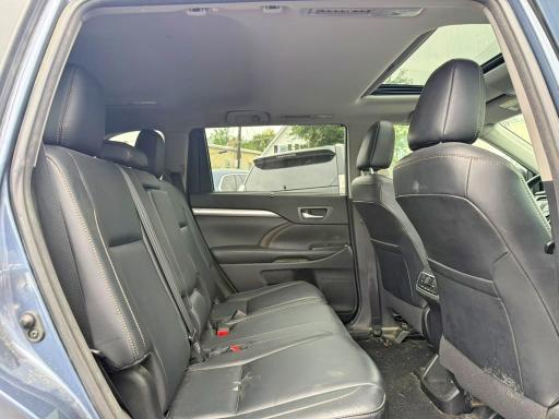 Foto 6 de la subasta – 2018 TOYOTA HIGHLANDER con VIN 5TDJZRFH4JS878895