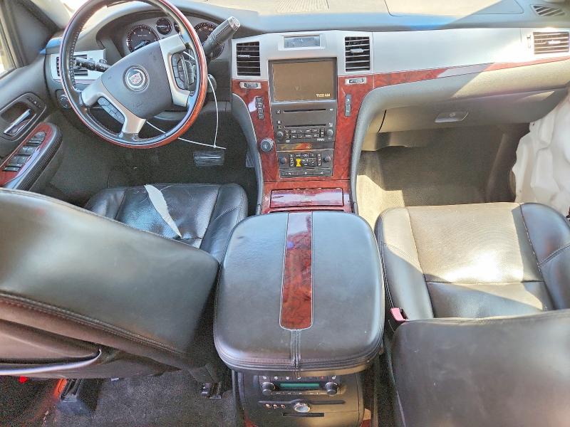 Photo 8 from auction – 2007 CADILLAC ESCALADE with VIN 1GYFK66817R331870