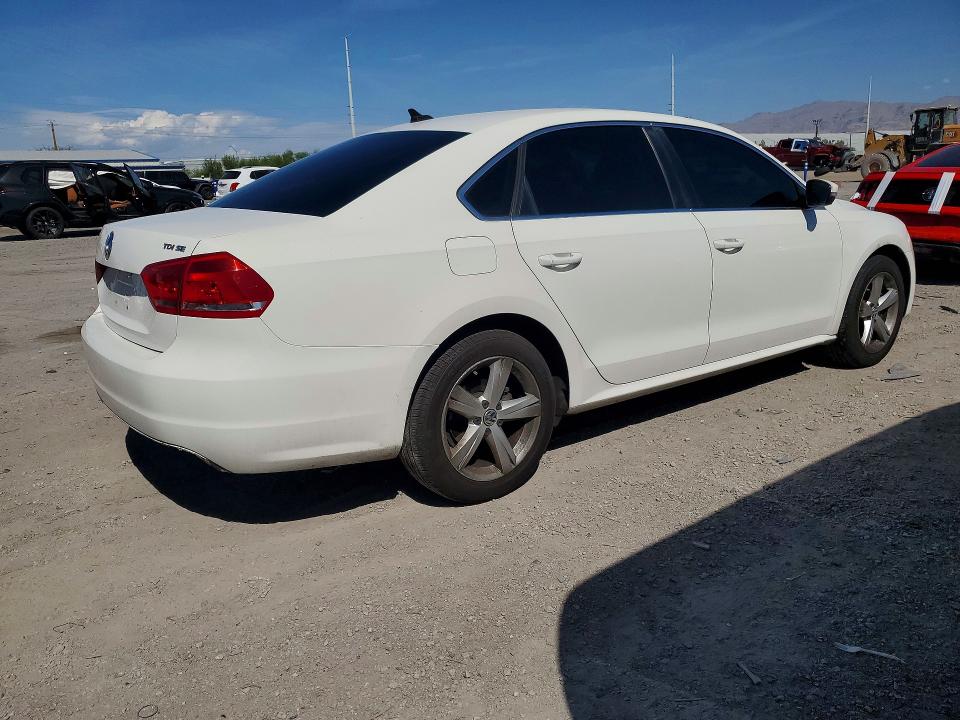 Photo 3 from auction – 2013 VOLKSWAGEN PASSAT with VIN 1VWBN7A37DC122609