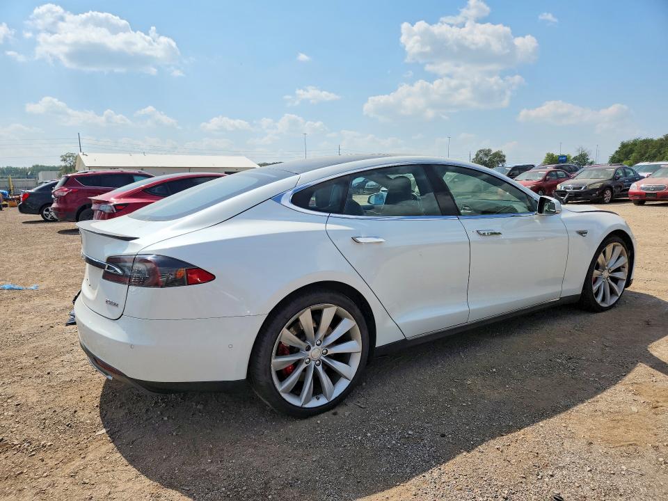 Photo 3 from auction – 2016 TESLA MODEL S with VIN 5YJSA1E44GF128342