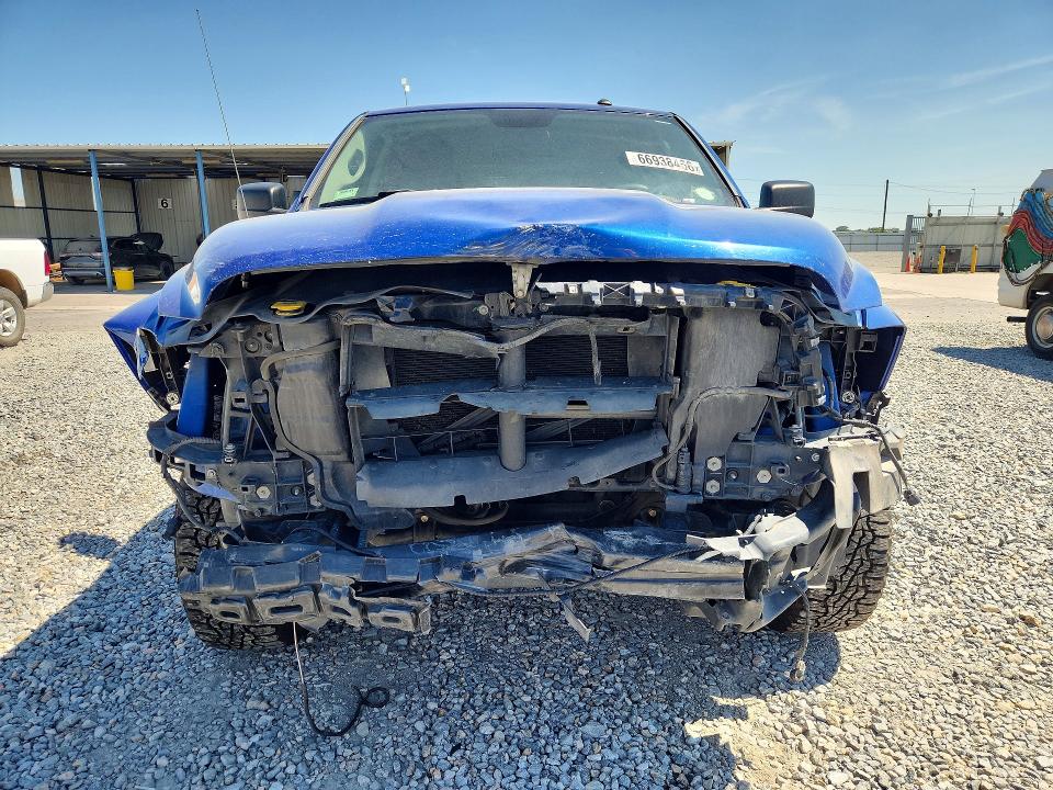 Снимка 5 от търг – 2017 RAM 1500 с VIN 3C6RR7KT2HG602488