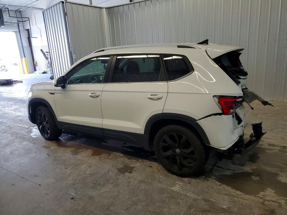 Photo 2 from auction – 2024 VOLKSWAGEN TAOS with VIN 3VVEX7B23RM114675