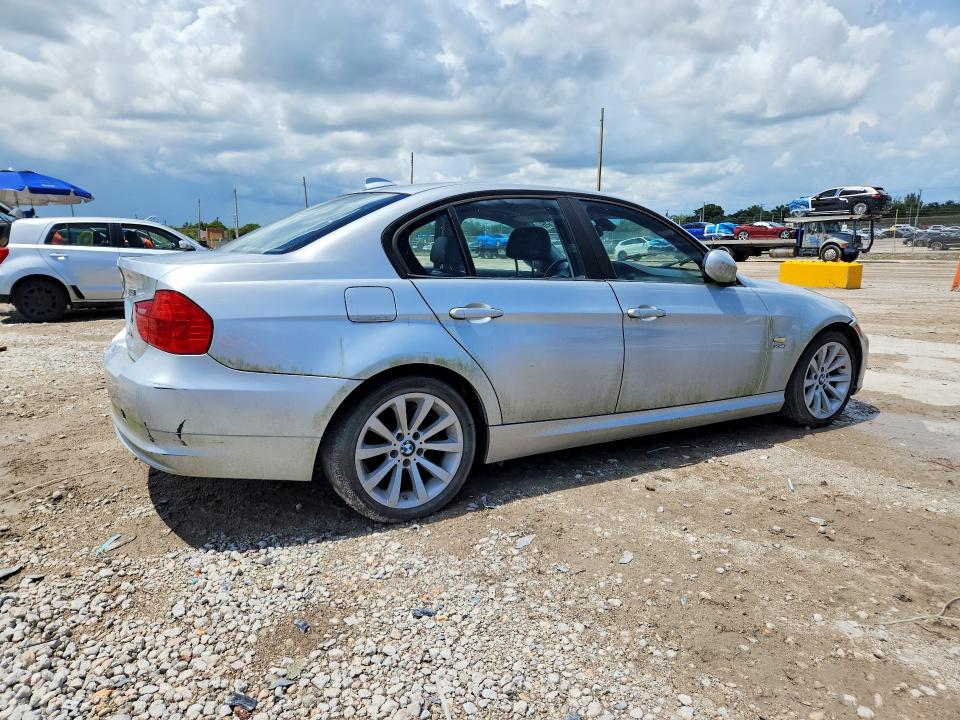 Photo 3 from auction – 2011 BMW 328 with VIN WBAPK5C52BF126659