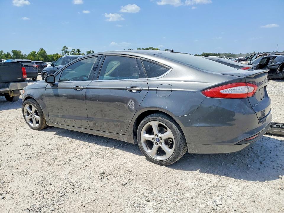Photo 2 from auction – 2016 FORD FUSION with VIN 3FA6P0HD3GR396065