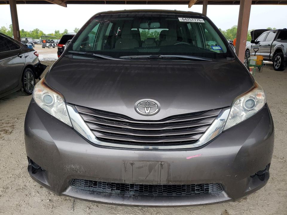 Photo 5 from auction – 2015 TOYOTA SIENNA with VIN 5TDKK3DC6FS668710
