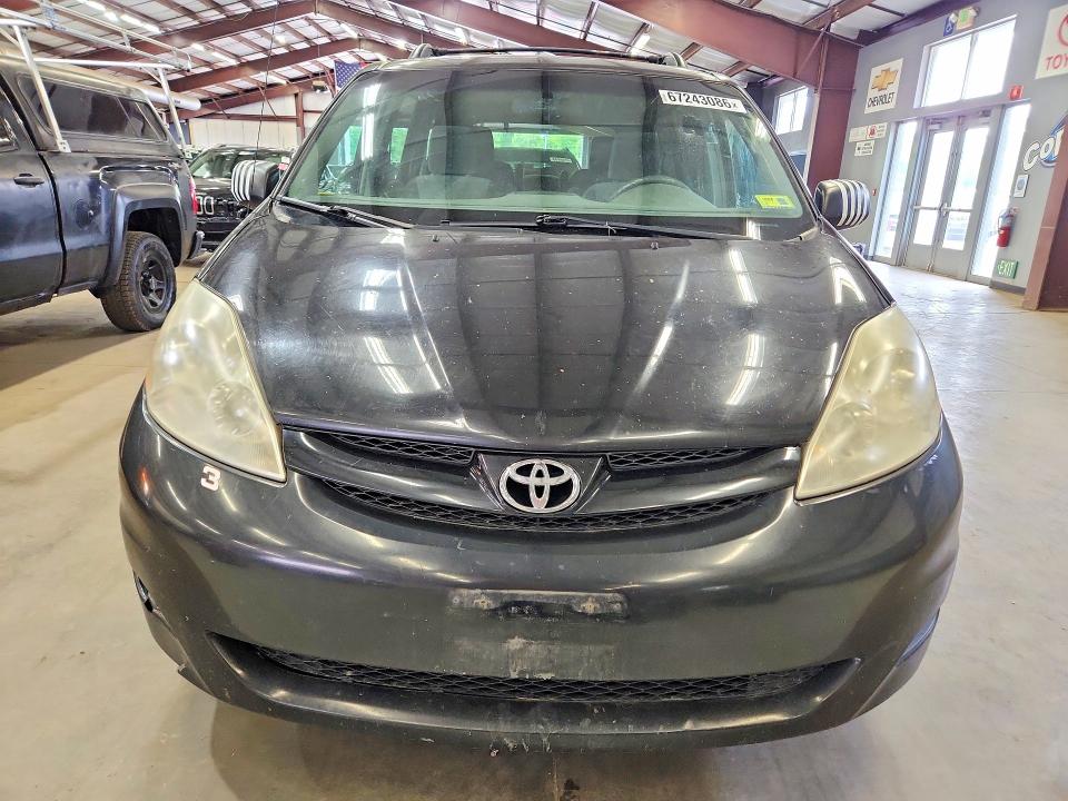Photo 5 from auction – 2010 TOYOTA SIENNA with VIN 5TDJK4CC0AS033834