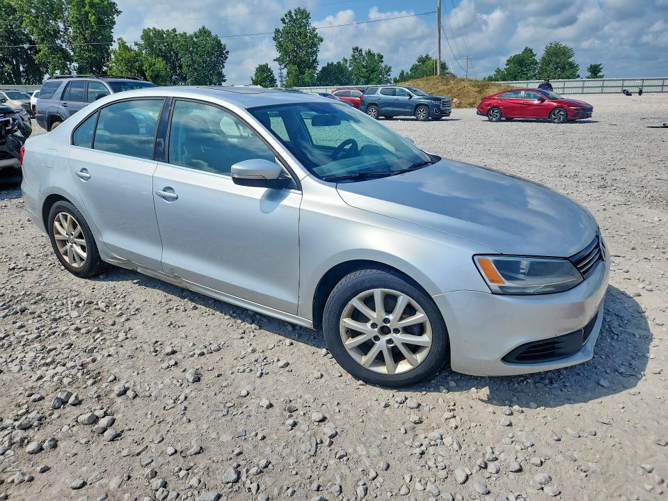 Photo 4 from auction – 2014 VOLKSWAGEN JETTA with VIN 3VWD07AJ6EM333712