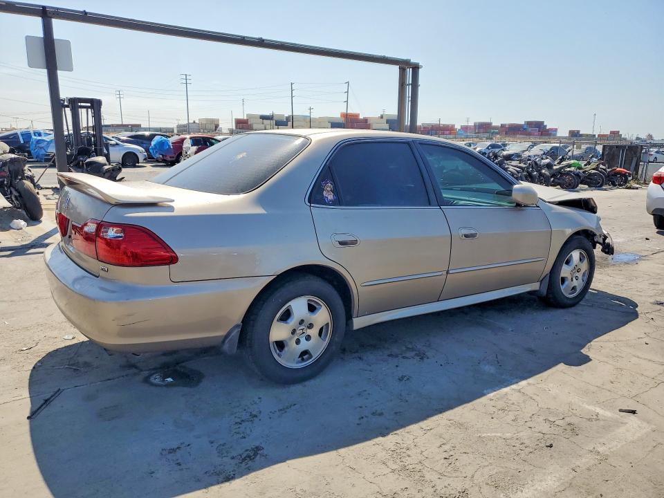 Photo 3 from auction – 2001 HONDA ACCORD with VIN 1HGCG16511A033684