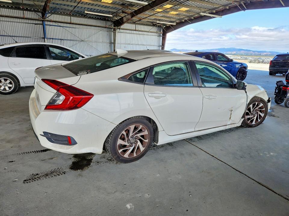 Photo 3 from auction – 2017 HONDA CIVIC with VIN 19XFC2F71HE232403