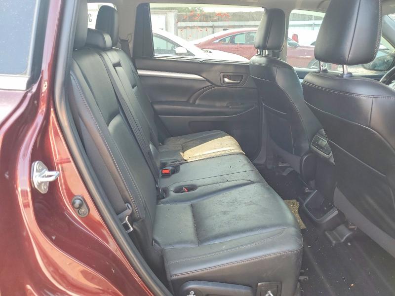 Photo 11 from auction – 2019 TOYOTA HIGHLANDER with VIN 5TDJZRFH4KS737794