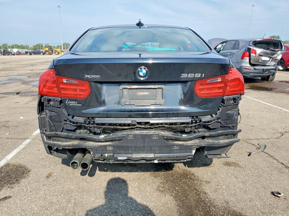 Photo 6 from auction – 2014 BMW 328 with VIN WBA3B3C52EJ977462
