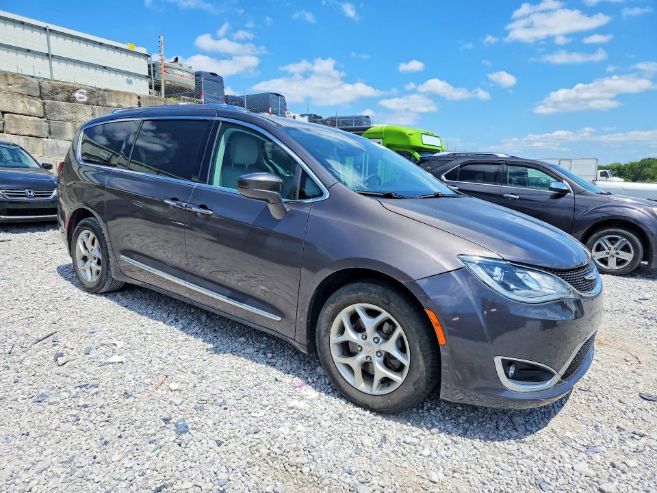Photo 4 from auction – 2019 CHRYSLER PACIFICA with VIN 2C4RC1EG1KR686942