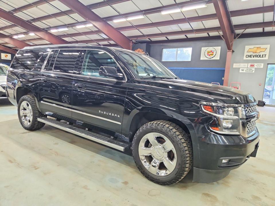 Photo 4 from auction – 2019 CHEVROLET SUBURBAN with VIN 1GNSKHKC4KR150174