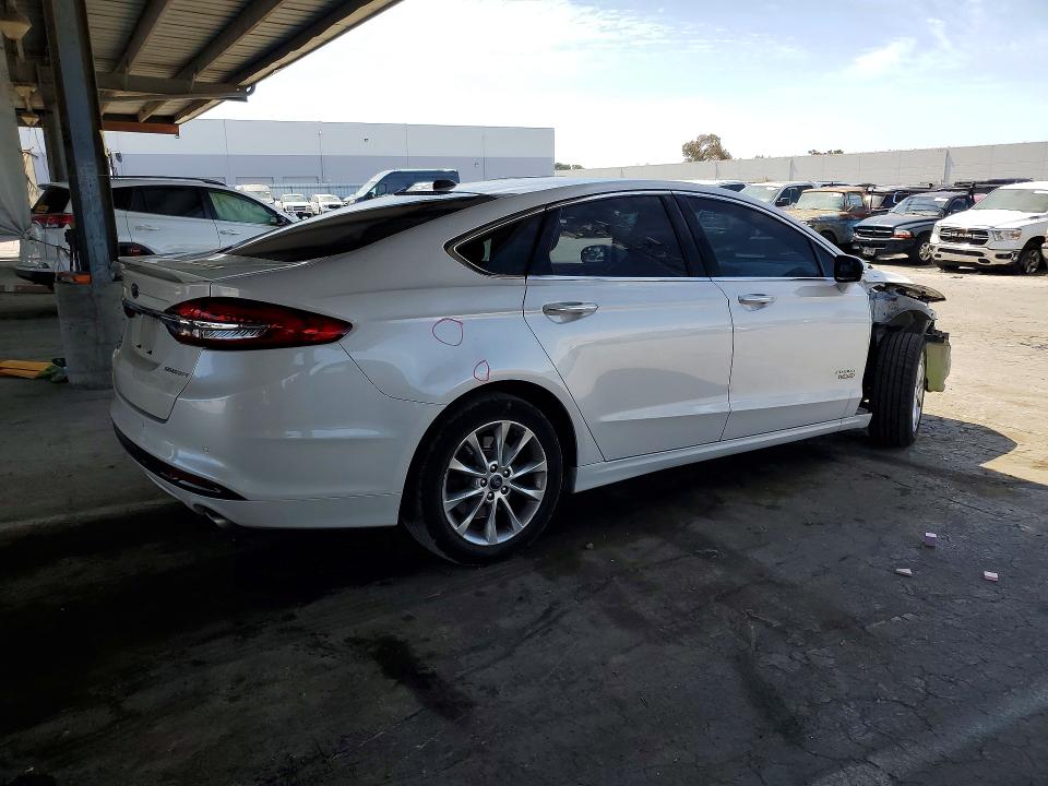 Photo 3 from auction – 2017 FORD FUSION with VIN 3FA6P0SU1HR414296