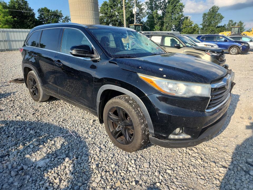 Photo 4 from auction – 2015 TOYOTA HIGHLANDER with VIN 5TDDKRFHXFS114512