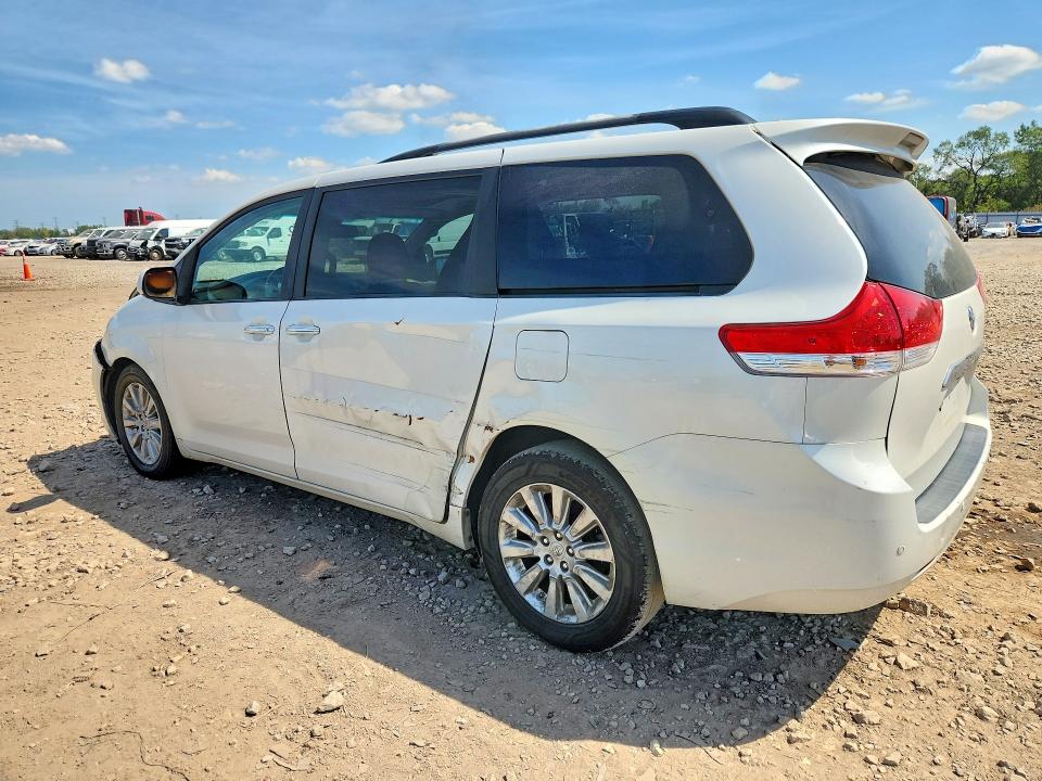 Photo 2 from auction – 2011 TOYOTA SIENNA with VIN 5TDDK3DC3BS029025