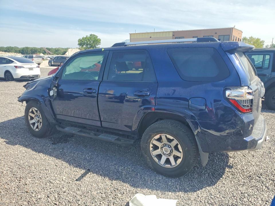 Photo 2 from auction – 2014 TOYOTA 4RUNNER with VIN JTEBU5JR0E5186586