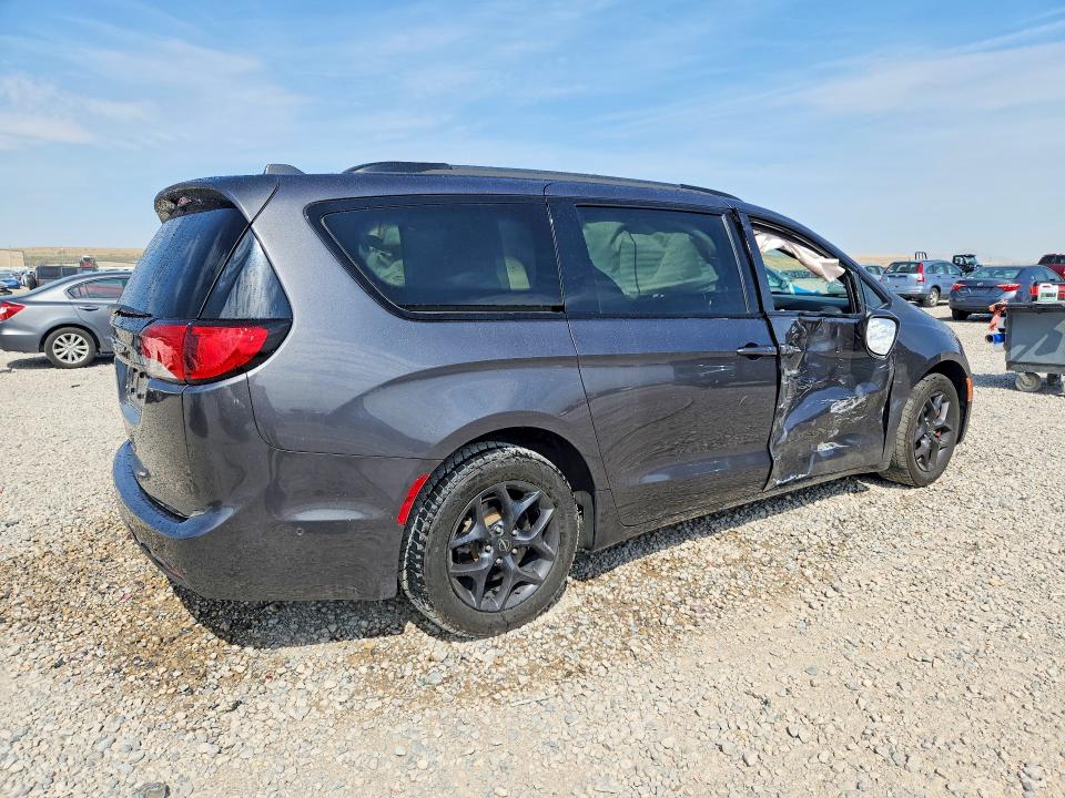 Photo 3 from auction – 2019 CHRYSLER PACIFICA with VIN 2C4RC1EGXKR751495