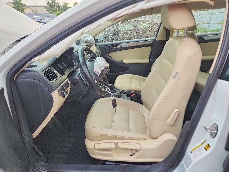 Photo 7 from auction – 2017 VOLKSWAGEN JETTA with VIN 3VWDB7AJXHM384371