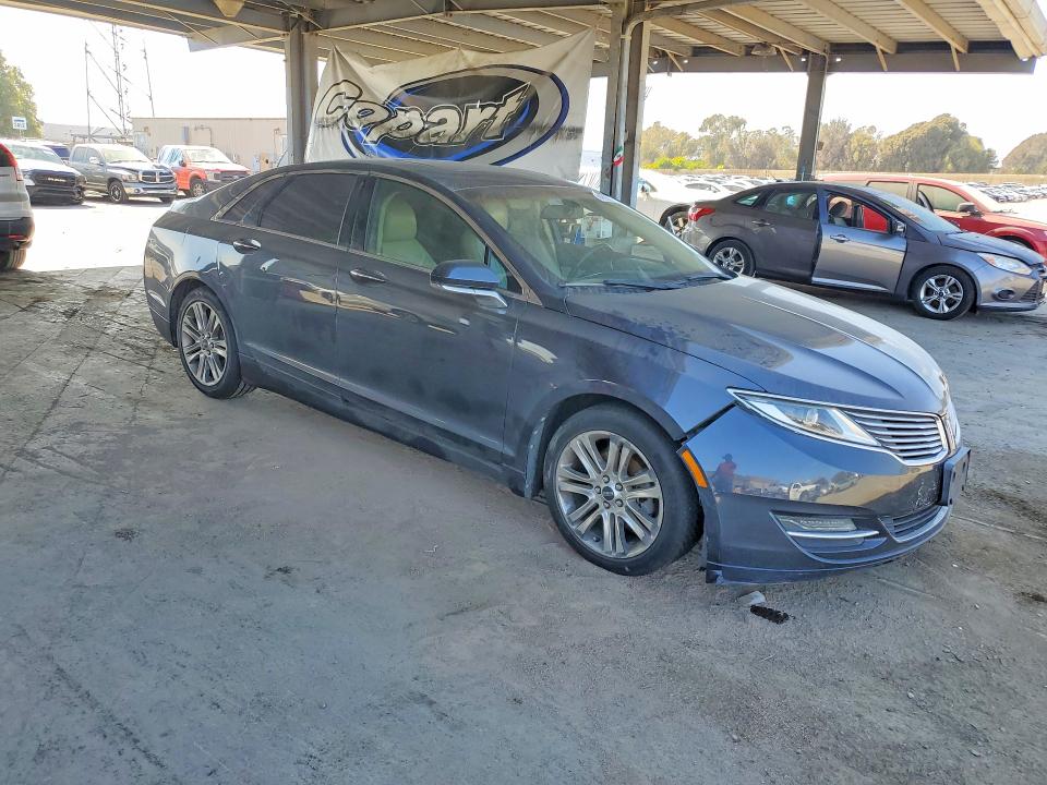 Photo 4 from auction – 2013 LINCOLN MKZ with VIN 3LN6L2LU3DR817993