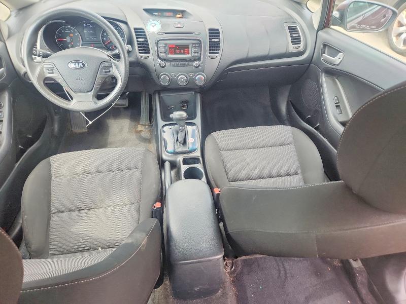 Foto 8 de la subasta – 2017 KIA FORTE con VIN 3KPFK4A70HE101405