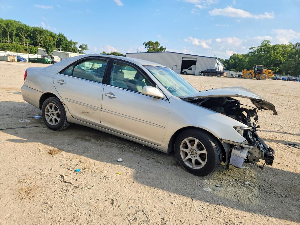 Photo 4 from auction – 2004 TOYOTA CAMRY with VIN 4T1BE32K04U853907