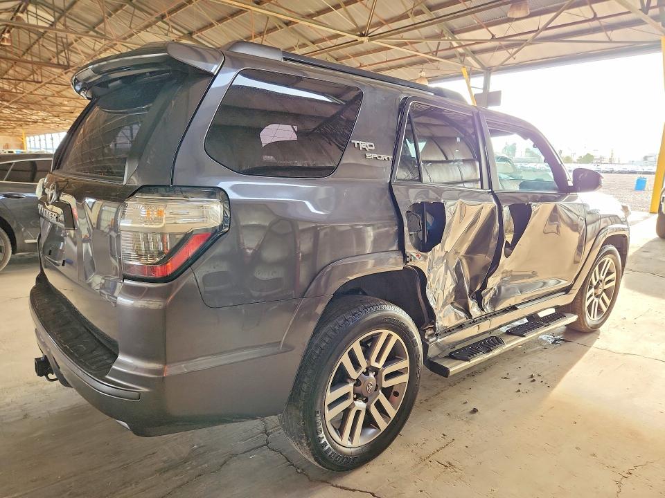 Photo 3 from auction – 2022 TOYOTA 4RUNNER with VIN JTEAU5JR8N5266360