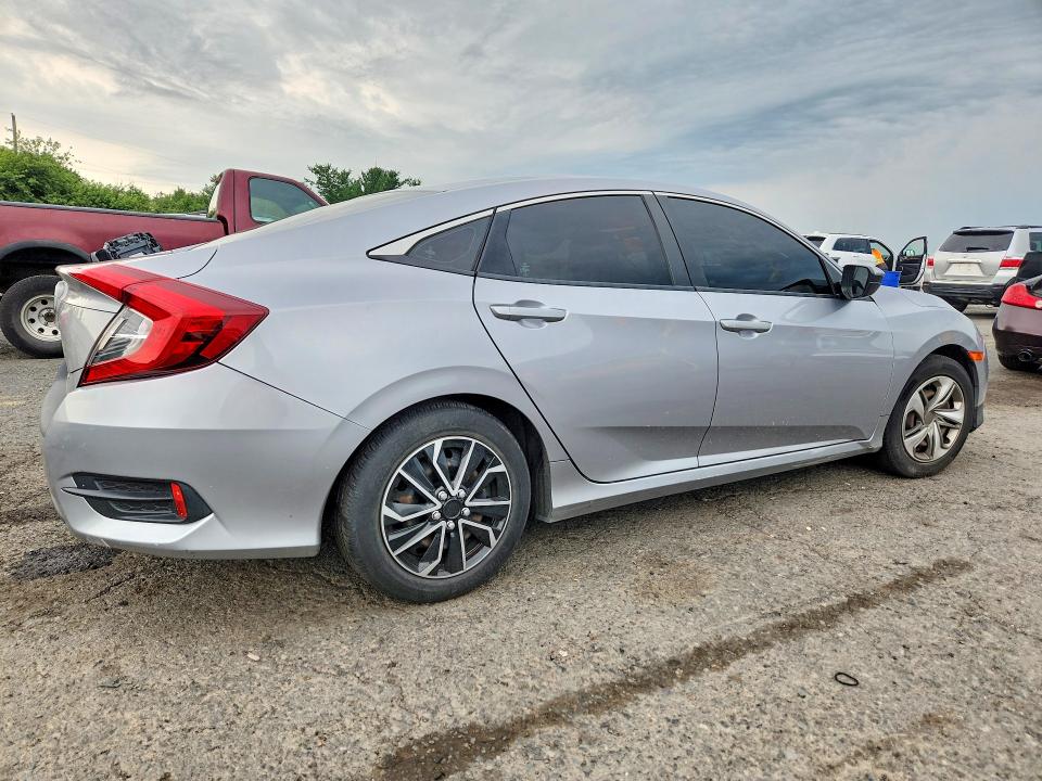 Photo 3 from auction – 2017 HONDA CIVIC with VIN 2HGFC2F59HH543078