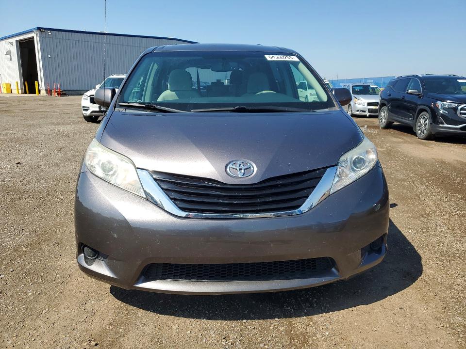 Photo 5 from auction – 2013 TOYOTA SIENNA with VIN 5TDKK3DC1DS366559