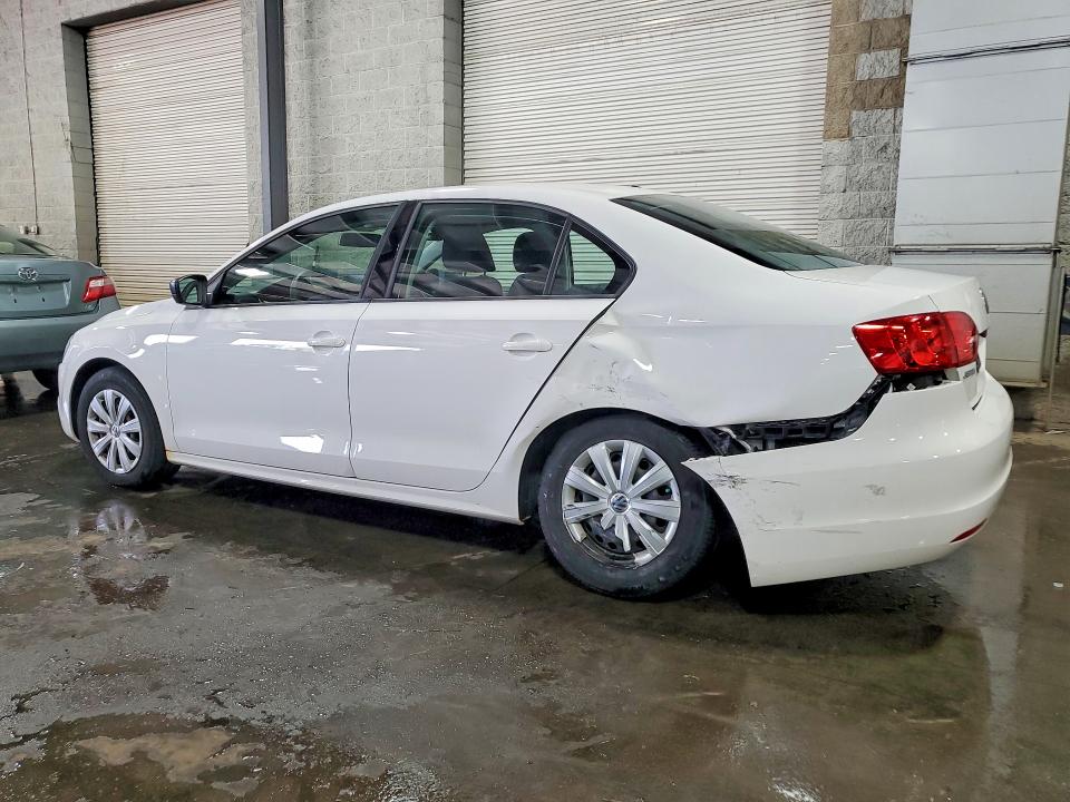 Photo 2 from auction – 2014 VOLKSWAGEN JETTA with VIN 3VW2K7AJ3EM226800
