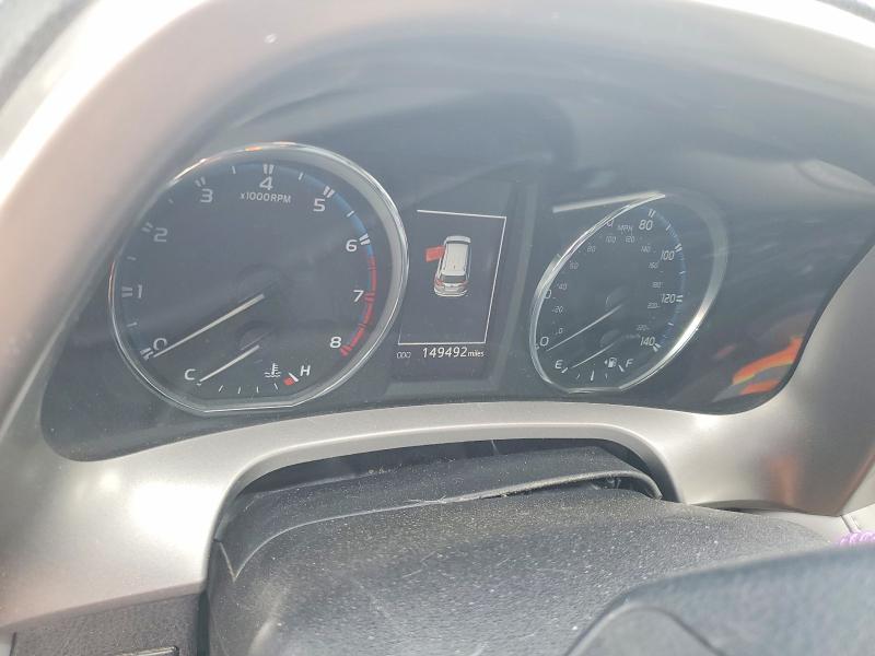 Photo 9 from auction – 2018 TOYOTA RAV4 with VIN JTMDFREV2JJ237271
