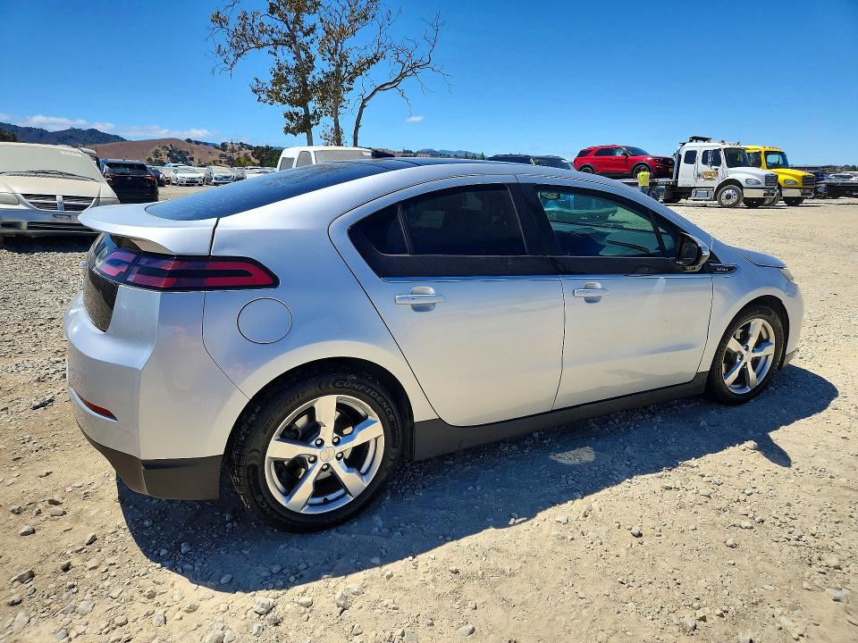 Photo 3 from auction – 2012 CHEVROLET VOLT with VIN 1G1RD6E46CU100202