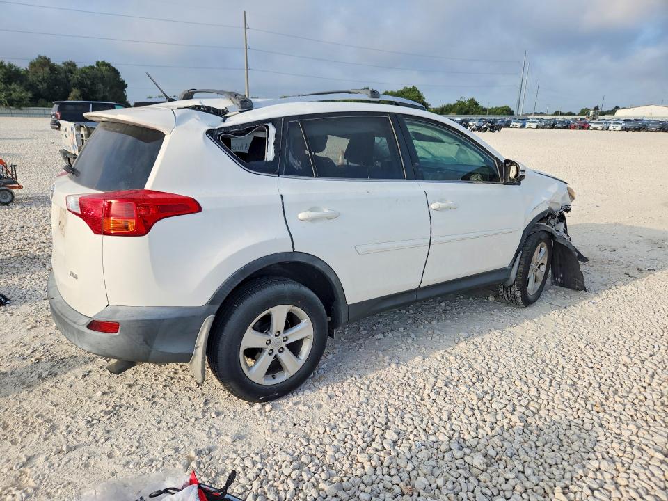Photo 3 from auction – 2013 TOYOTA RAV4 with VIN JTMWFREVXD5016278