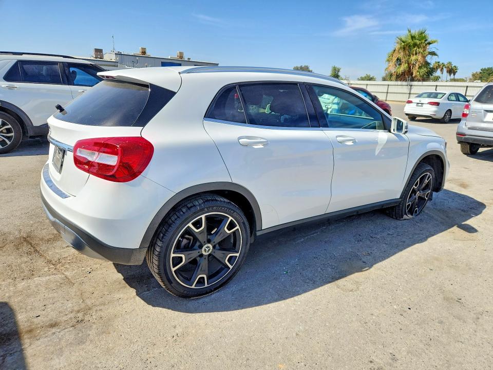 Photo 3 from auction – 2020 MERCEDES-BENZ GLA with VIN W1NTG4EB4LU030148