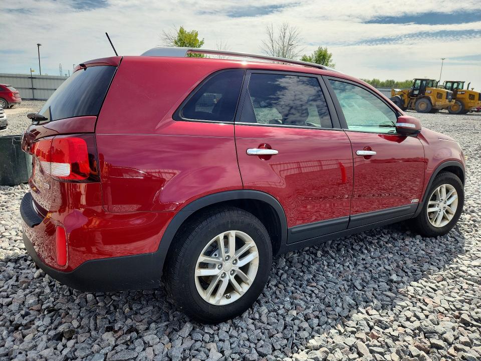 Photo 3 from auction – 2015 KIA SORENTO with VIN 5XYKTCA60FG642838